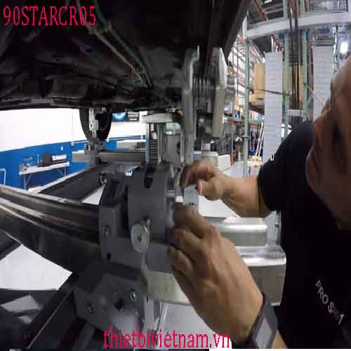 Bộ thanh răng lắp trên bệ kéo nắn khung xe