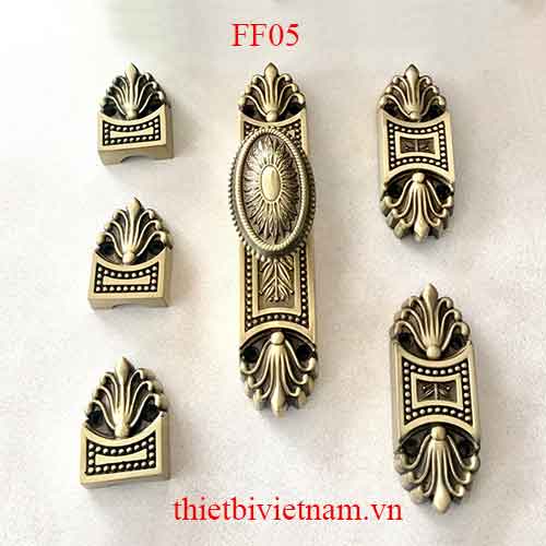 Chốt Cremone Italia FF05 đồng thau màu rêu RG