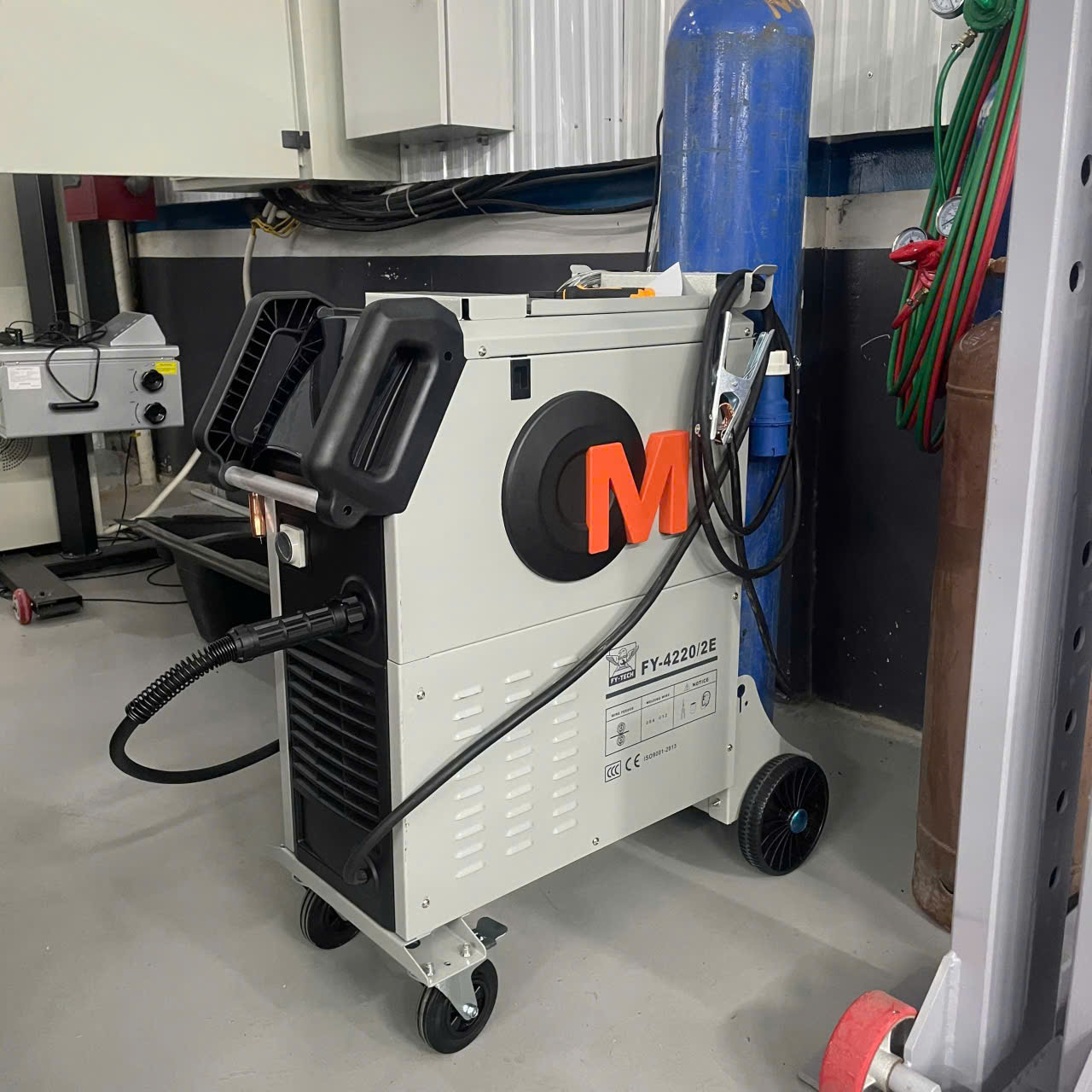 Máy hàn khí Co2 máy hàn MIG FY-TECH FY-4220/E2