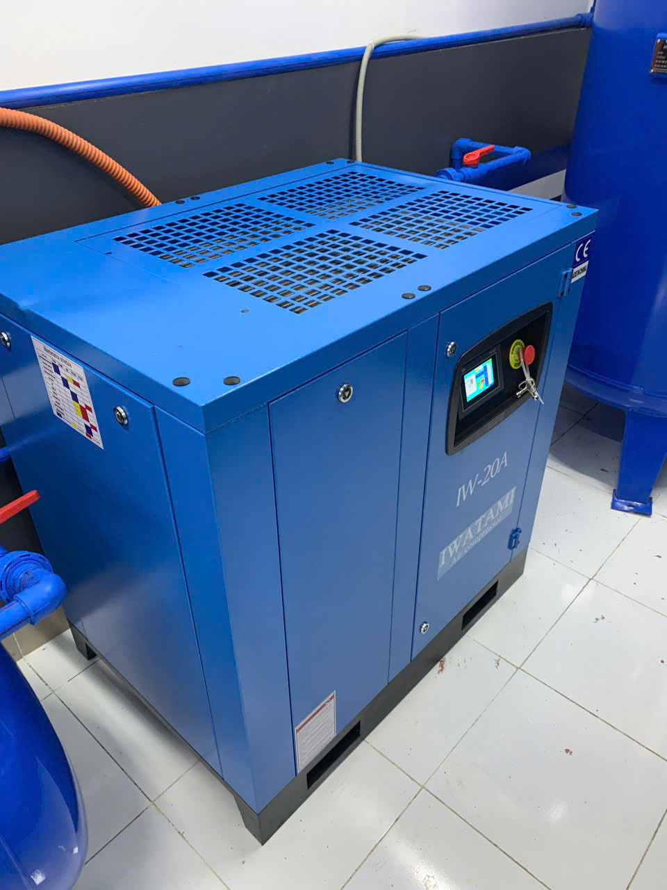 Máy nén khí trục vít biến tần iwatami IW-20A