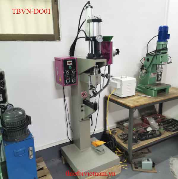 Máy tán đinh rive khí nén bán tự động ( 1 mâm cấp phôi ) TBVN-DO01